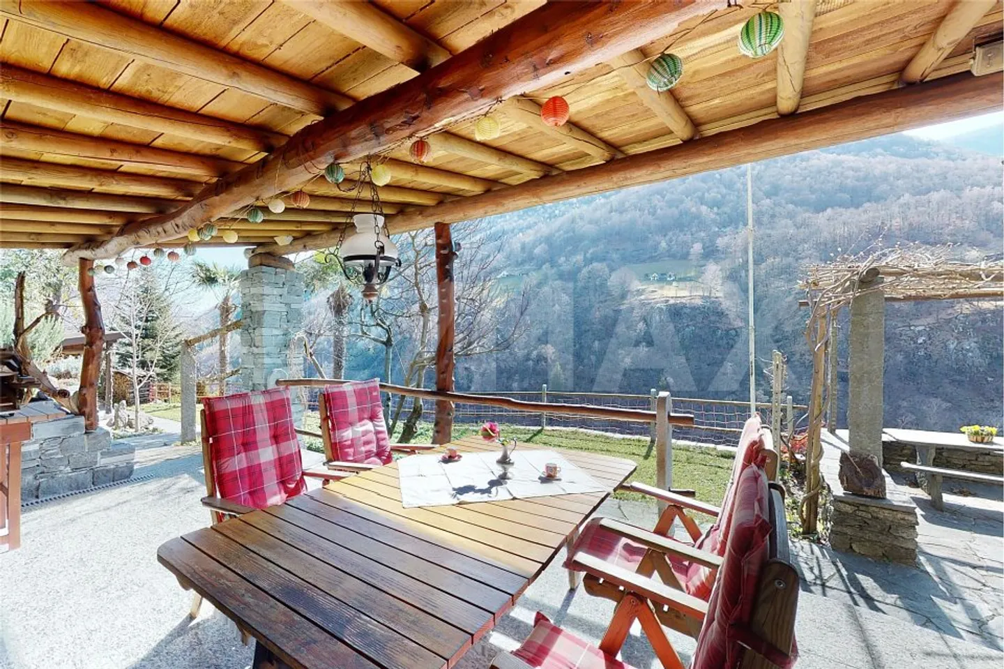 Tessiner Haus mit 6 Zimmern, Rasen und Wald - Foto 3 von 4