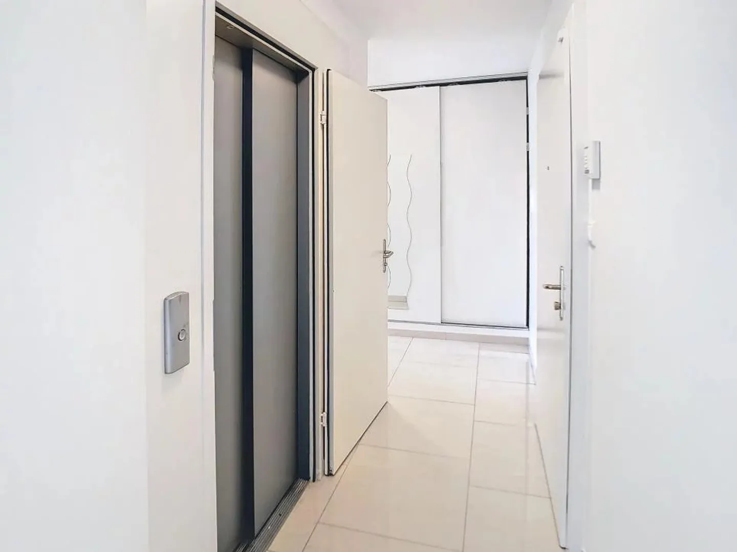 Duplextwo-room apartment with terrace in the city center - Photo 5 of 13