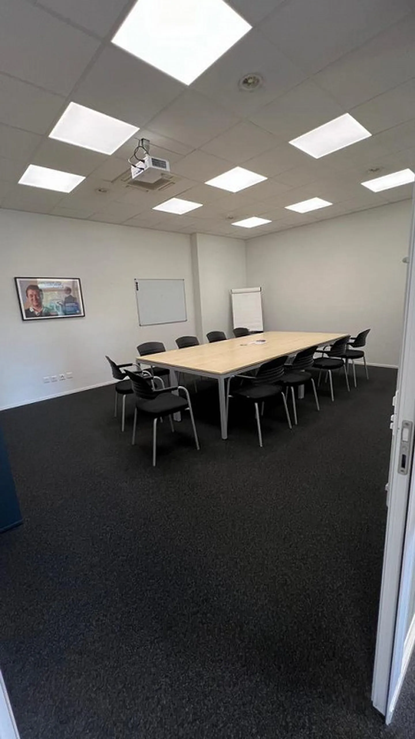 Top developed commercial space in prime location - Photo 4 of 10