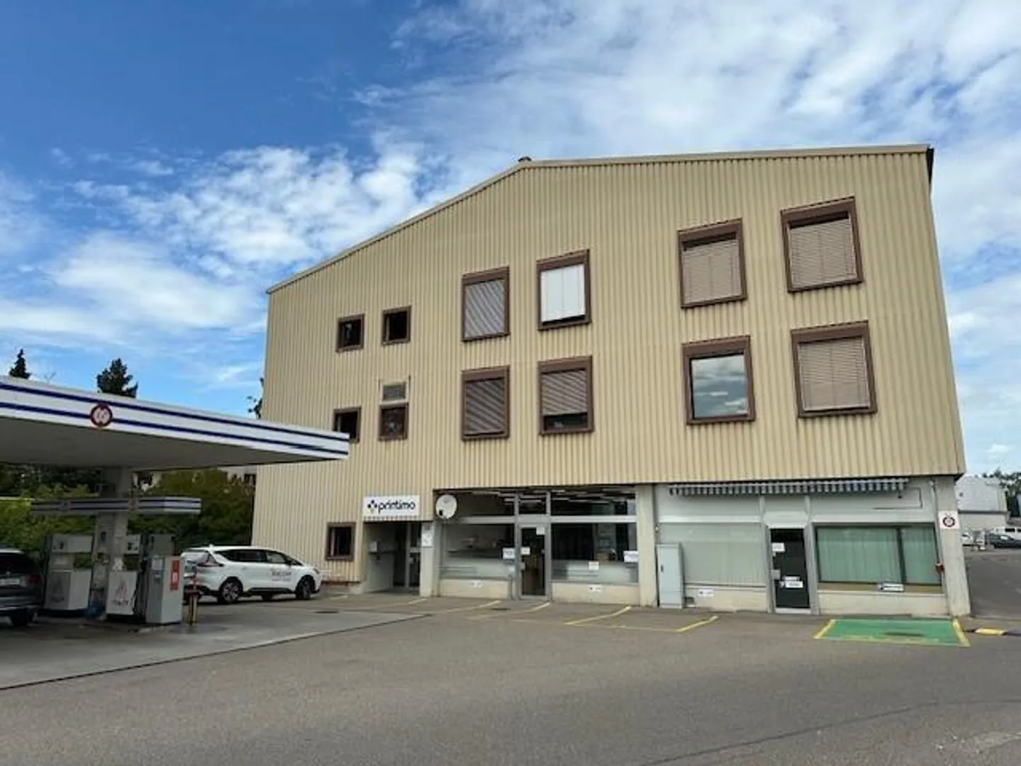 Top developed commercial space in prime location - Photo 1 of 10