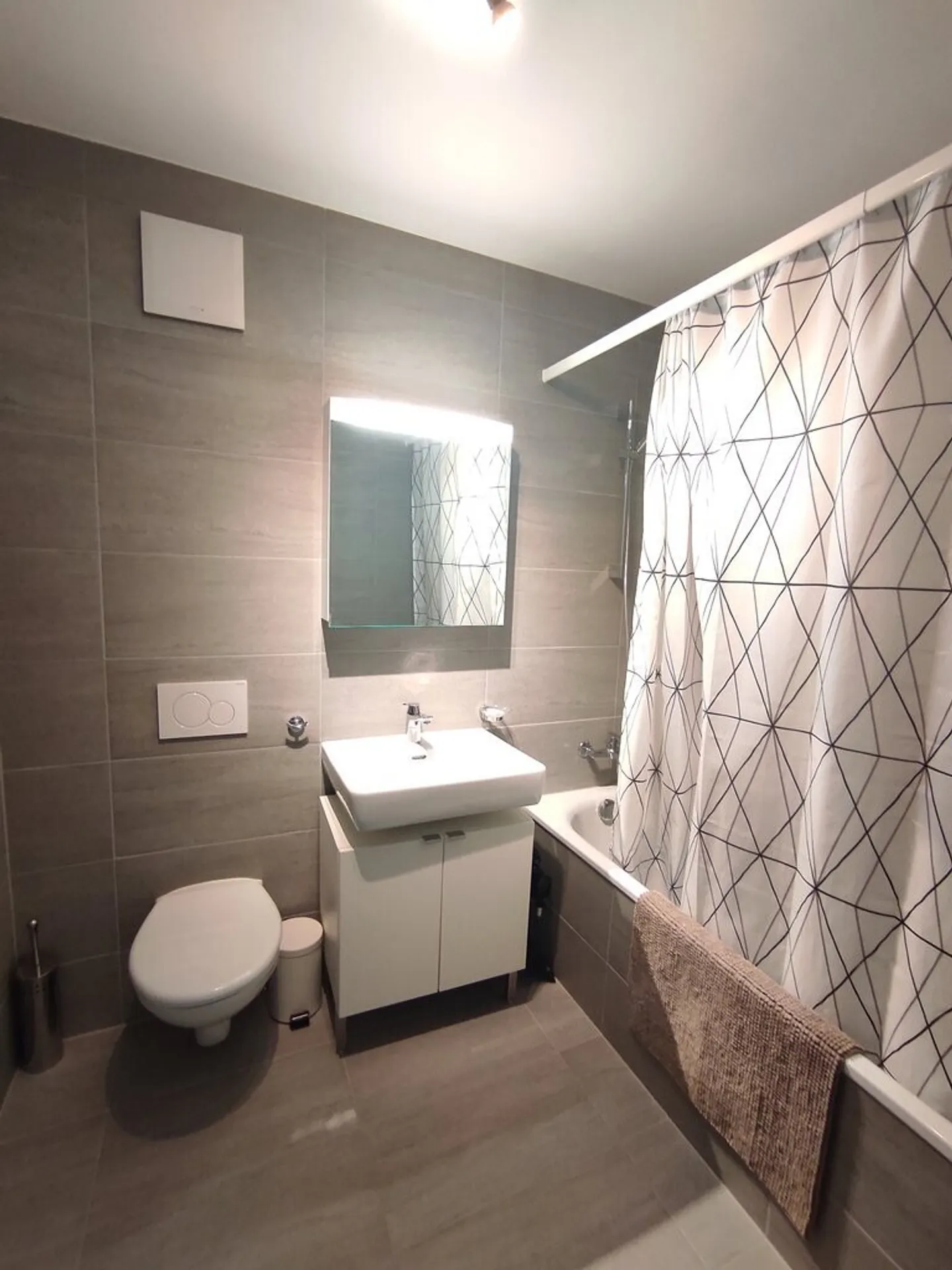 Apartment for rent - Photo 3 of 5