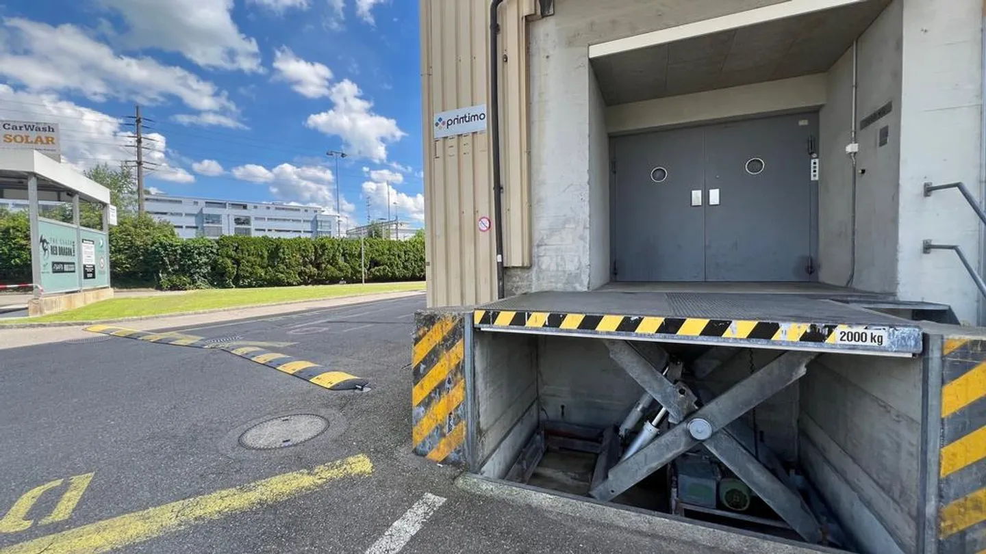 Top developed commercial space in prime location - Photo 9 of 10