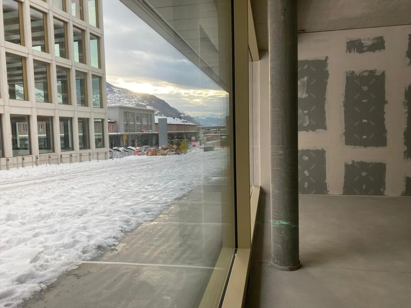 SENSAZIONALE 3 MESI DI AFFITTO OFFERTI Nuovo spazio commerciale a Sion - Foto 8 di 11