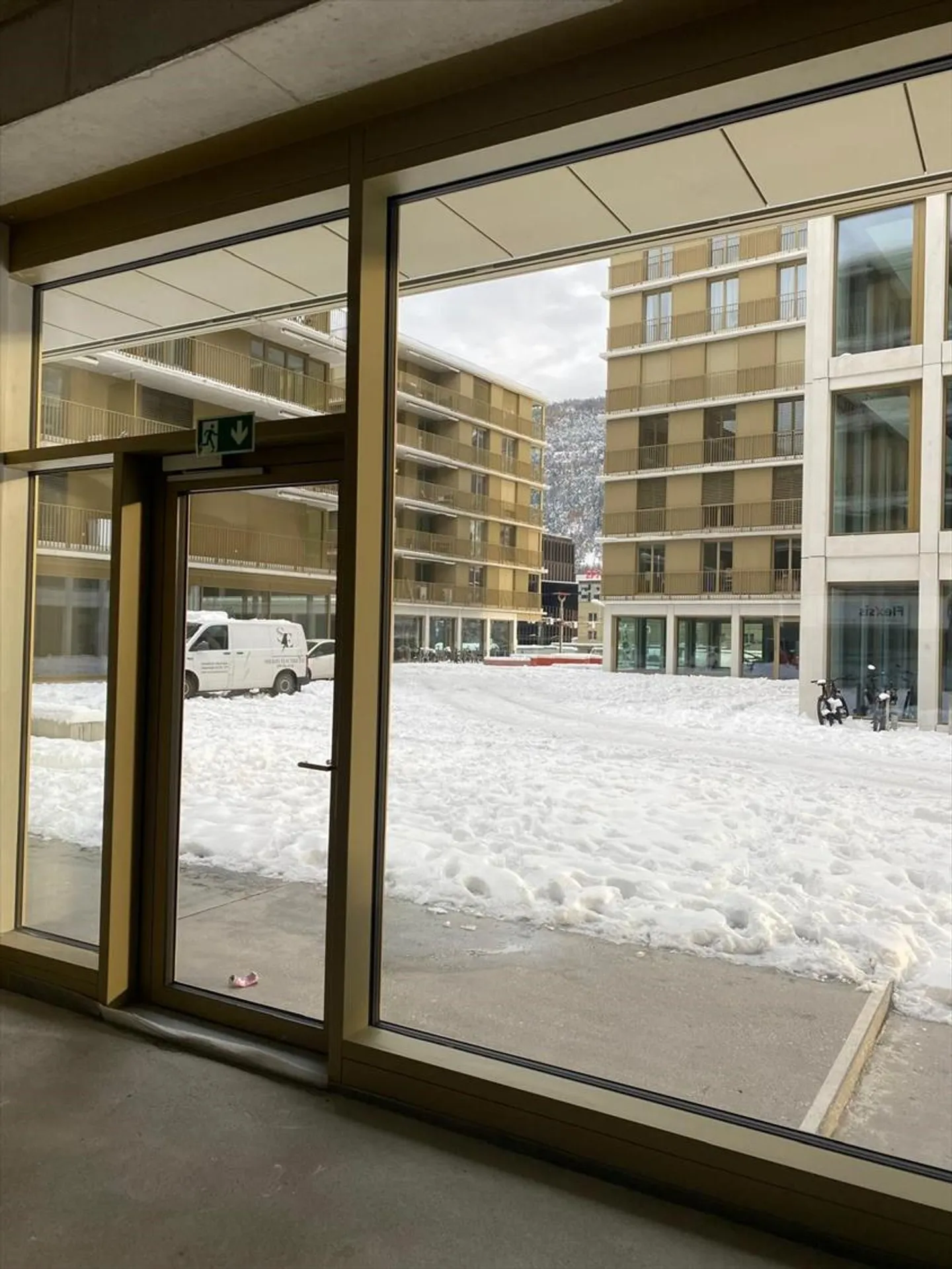 SENSAZIONALE 3 MESI DI AFFITTO OFFERTI Nuovo spazio commerciale a Sion - Foto 9 di 11