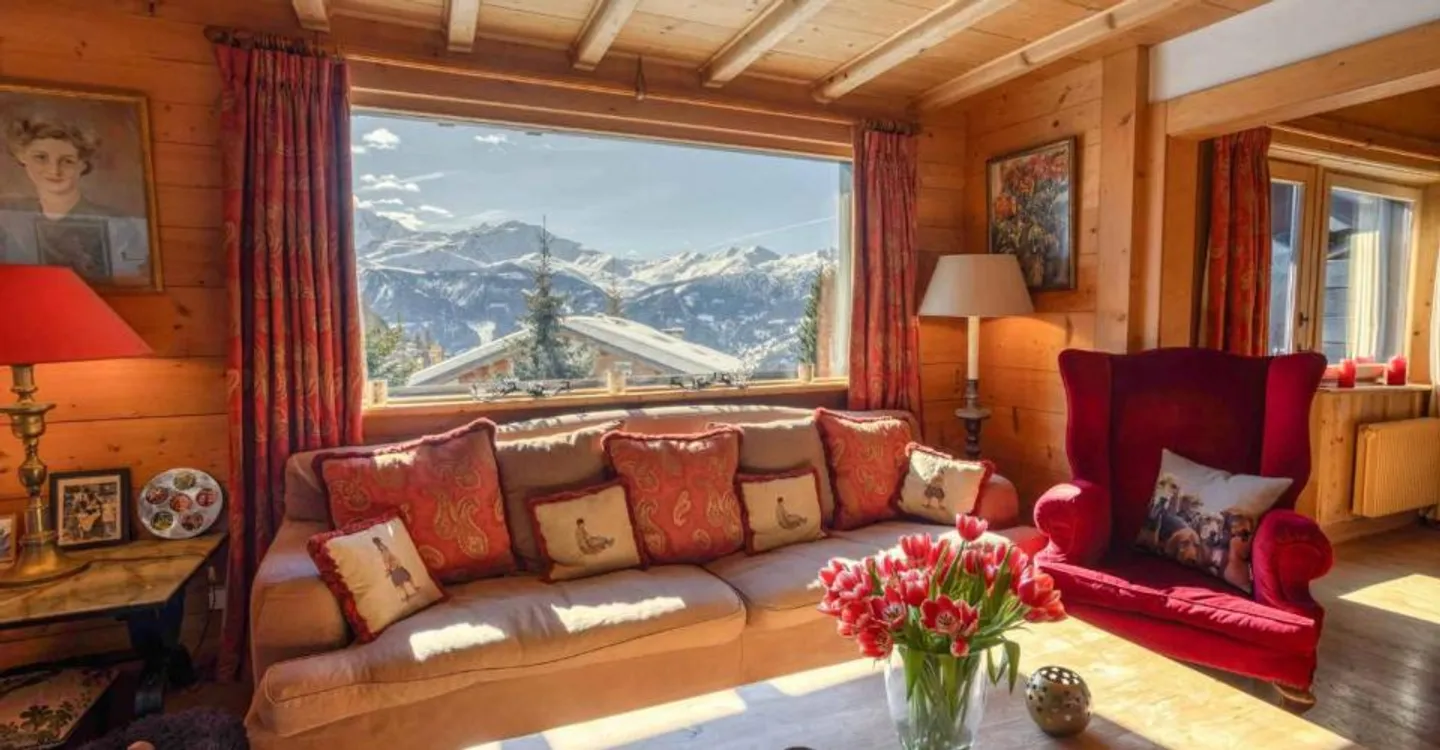 SUPERBO CHALET FAMILIARE CON 7 CAMERE: QUARTIERE LA PRÉTAIRE - Foto 2 di 11