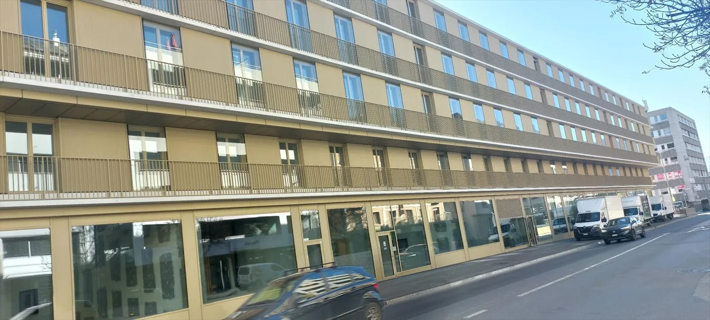 SENSAZIONALE 3 MESI DI AFFITTO OFFERTI Nuovo spazio commerciale a Sion - Foto 3 di 11