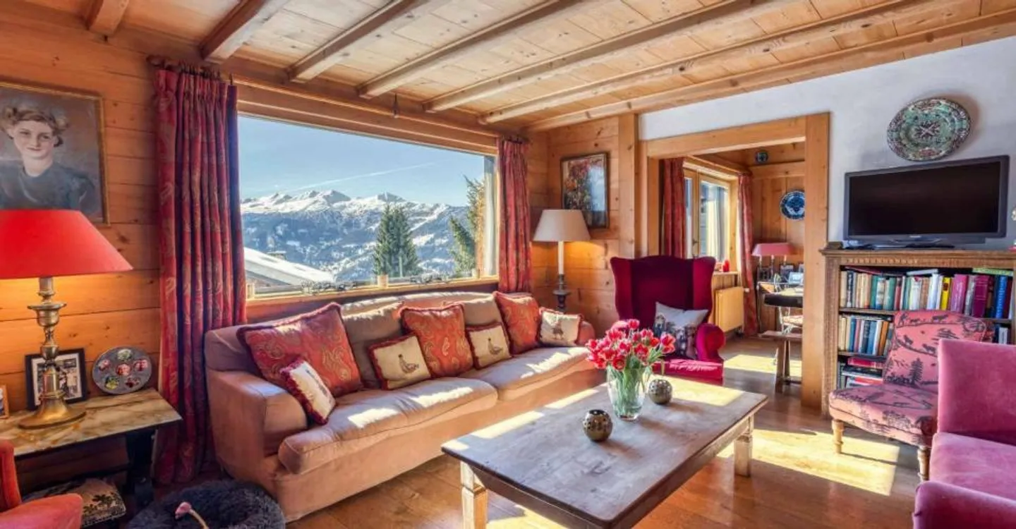 SUPERBO CHALET FAMILIARE CON 7 CAMERE: QUARTIERE LA PRÉTAIRE - Foto 1 di 11