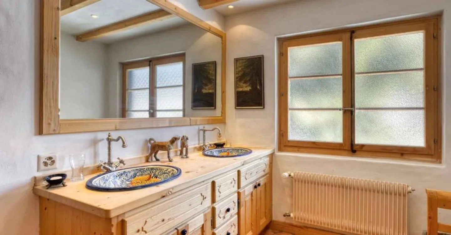 SUPERBO CHALET FAMILIARE CON 7 CAMERE: QUARTIERE LA PRÉTAIRE - Foto 9 di 11