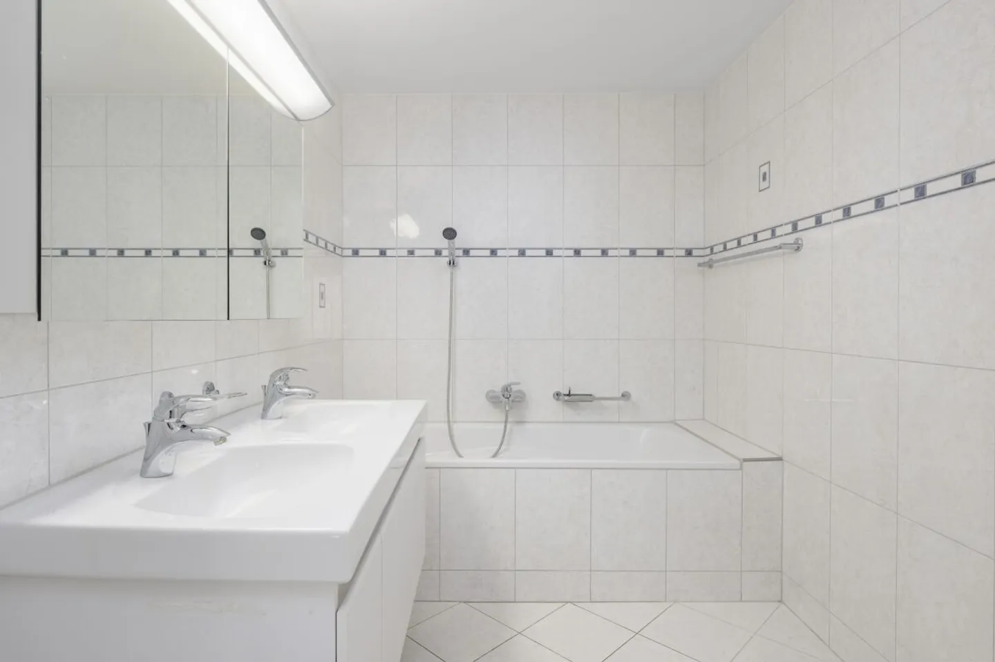 Charmante Etagenwohnung mit Aussicht - Foto 3 von 7