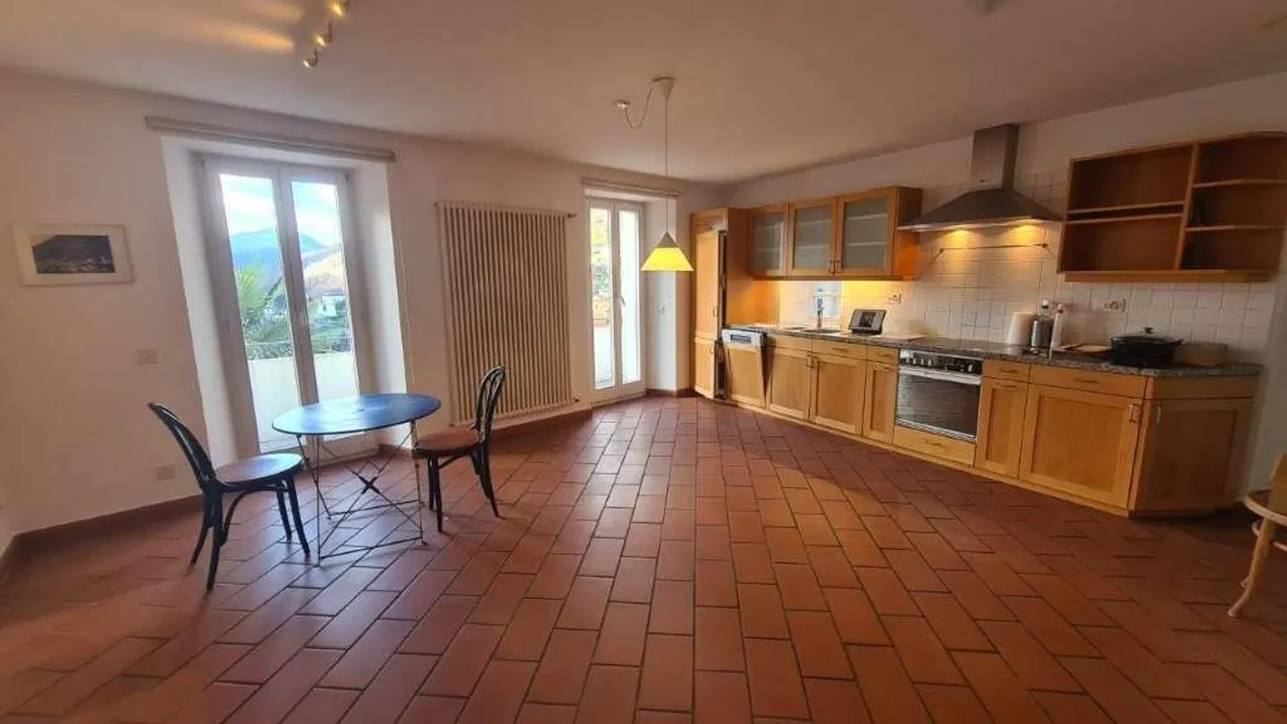 AROGNO: LARGE PANORAMIC HOUSE IN THE VILLAGE CENTER - Photo 5 of 13