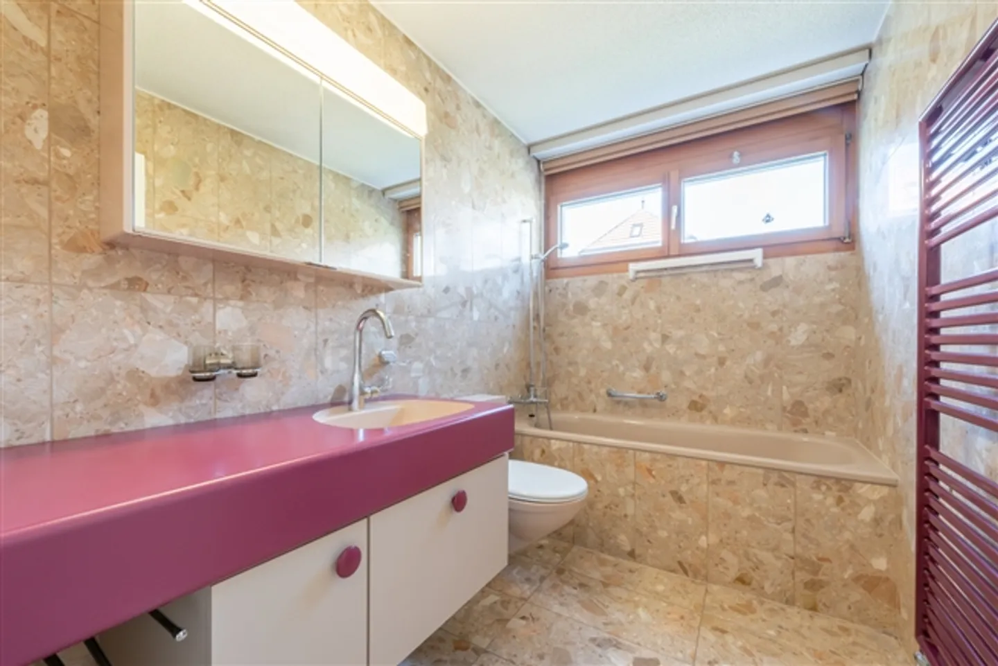 "In the middle!" - Photo 5 of 7