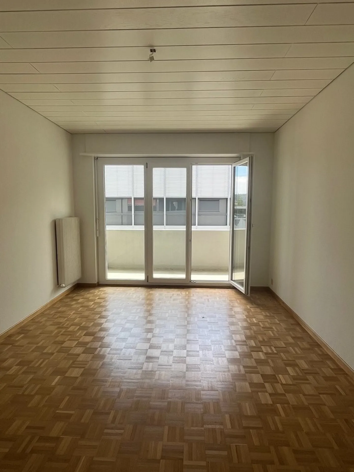 Bell'appartamento di 2,5 stanze in affitto a La Neuveville - Foto 3 di 5