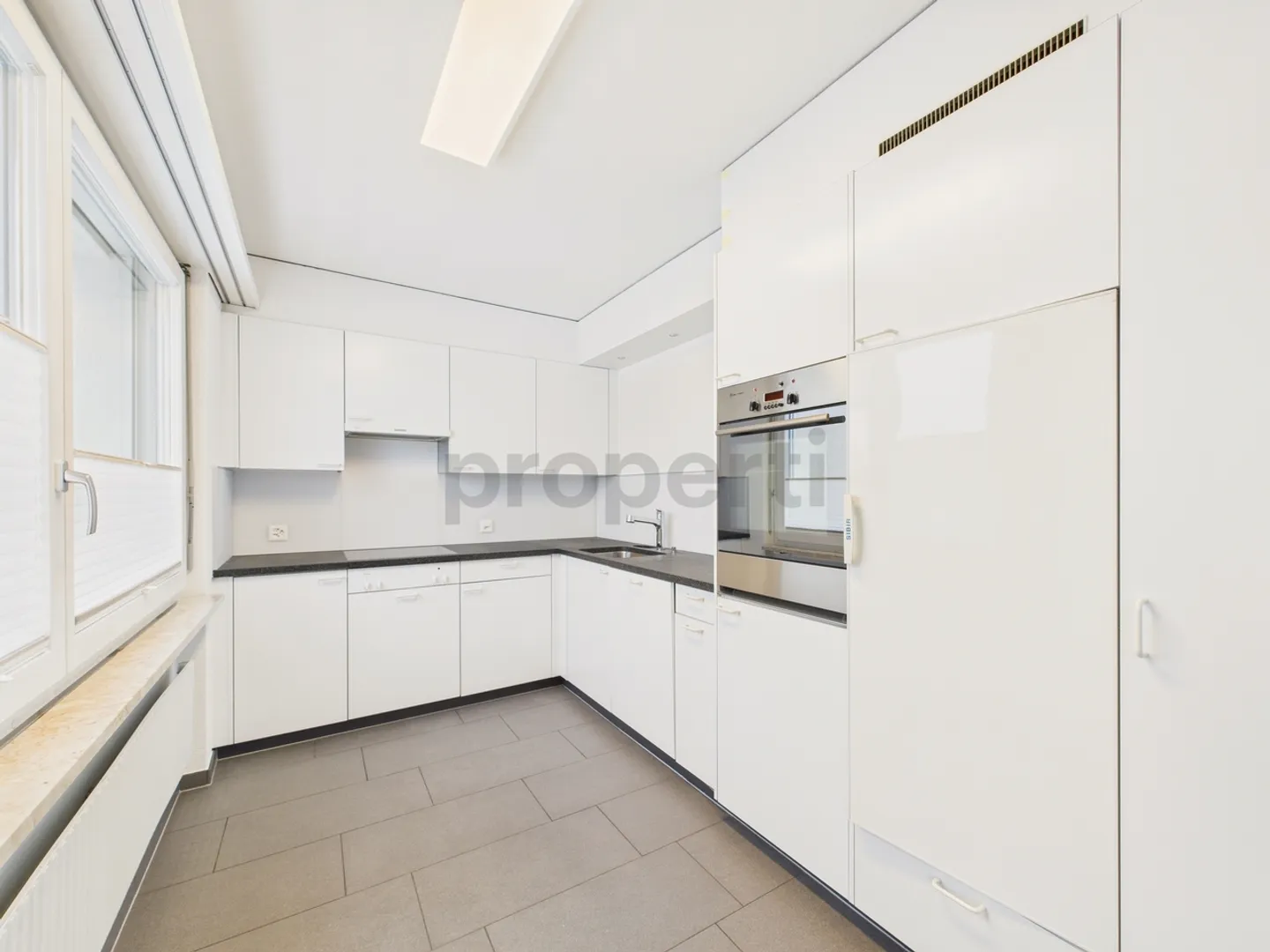 Apartment for rent - Photo 2 of 8