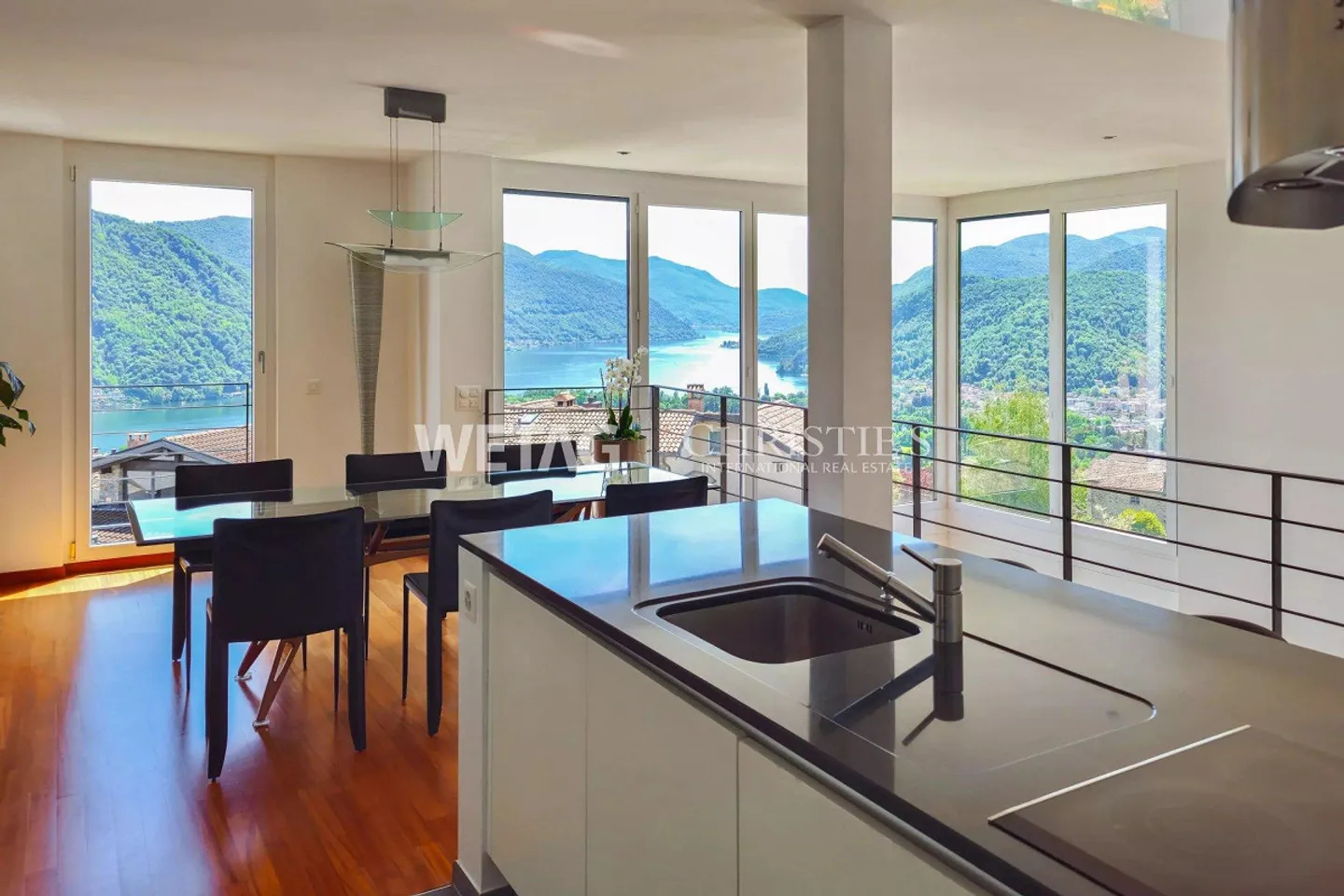 Lugano?Vernate: Elegant villa with lake view & access to communal orchard & pool for sale - Photo 3 of 13