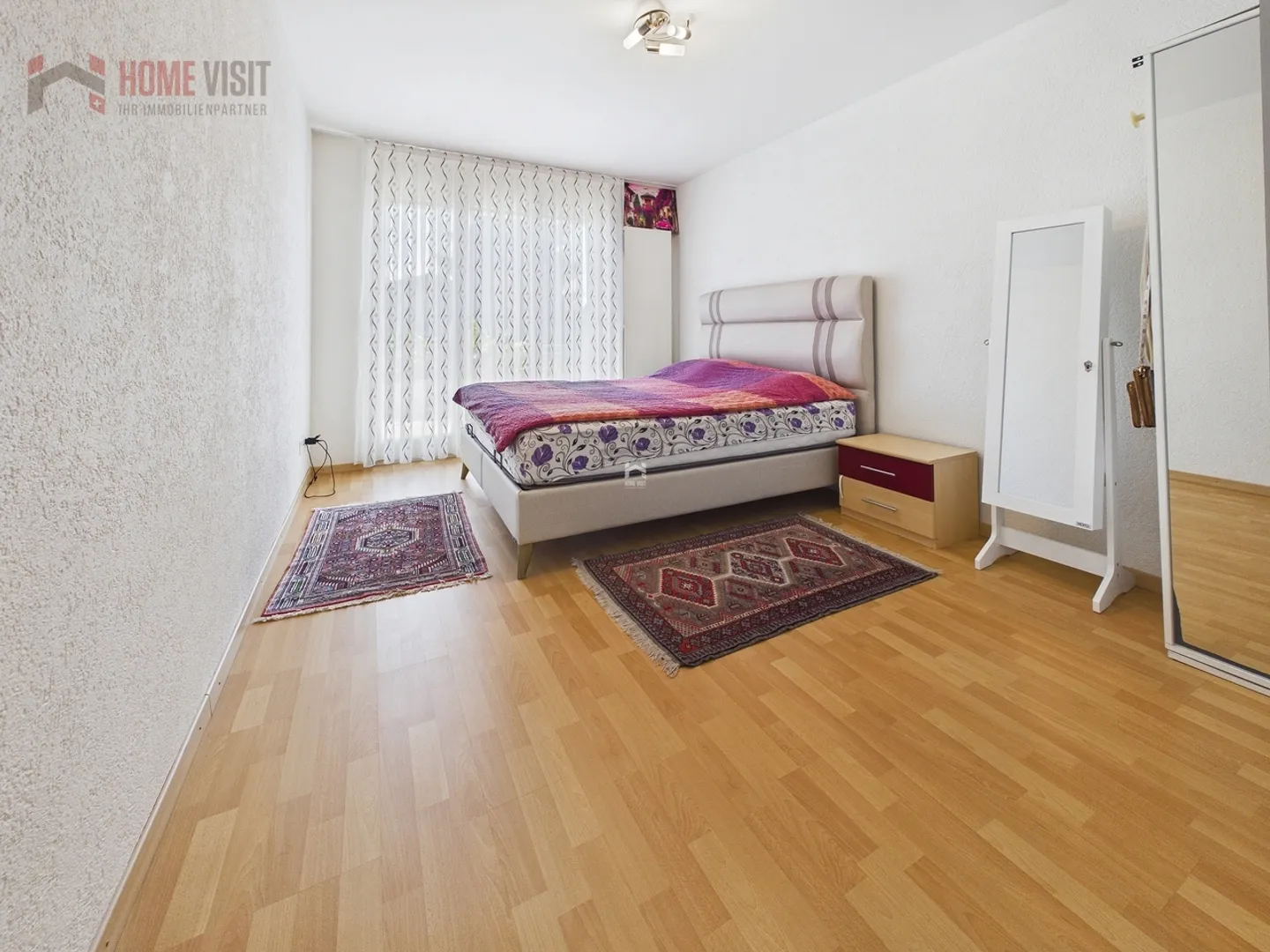 Spacious 5.5-Room Semi-Detached House - Living with Plenty of Space and Charm - Photo 8 of 19