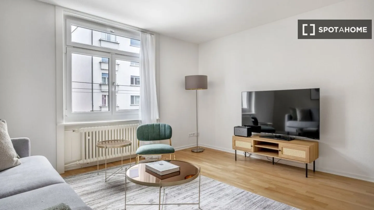 Apartment for rent - Photo 1 of 13