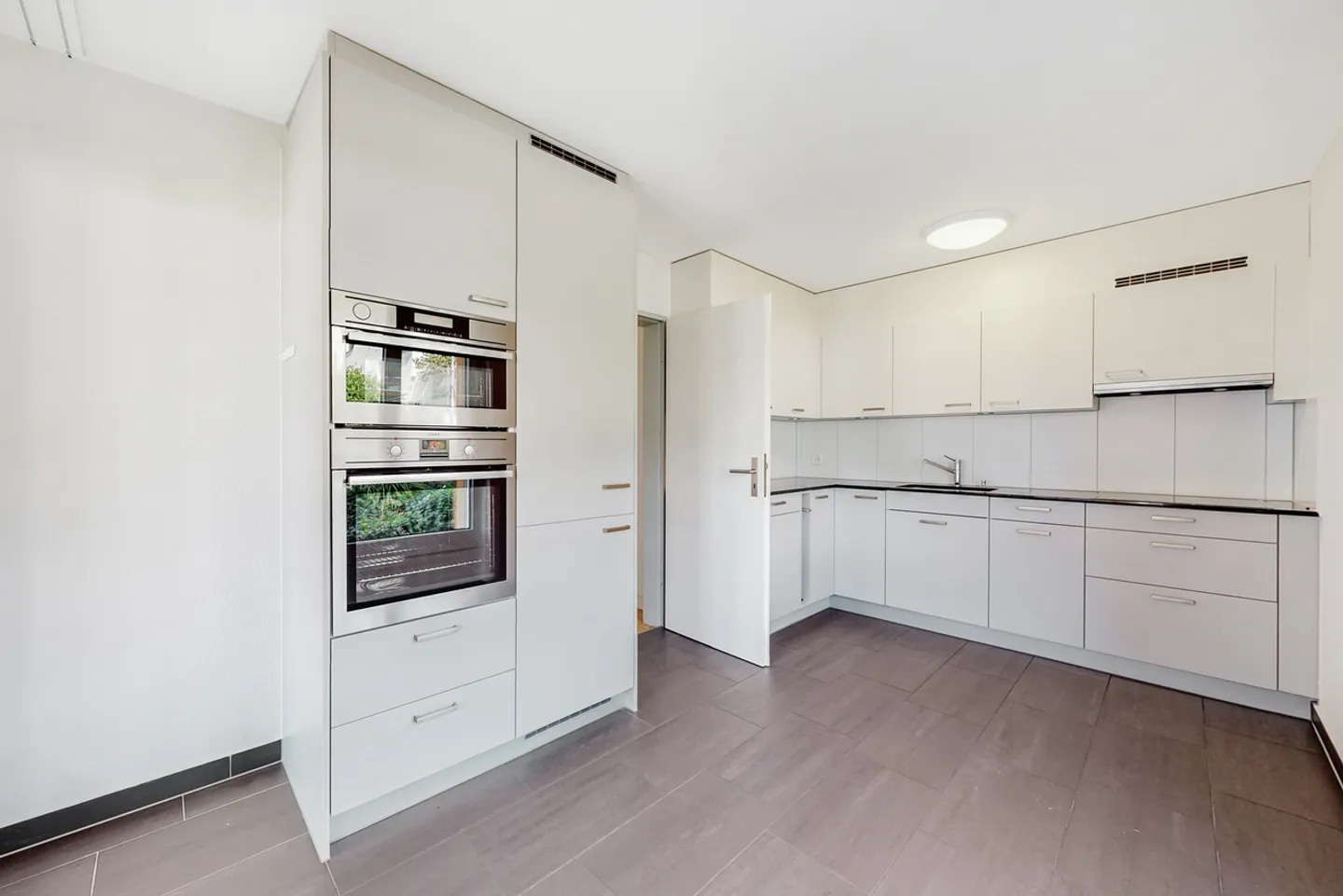 Gemütliche 5.5 Zimmerwohnung - Foto 2 von 8