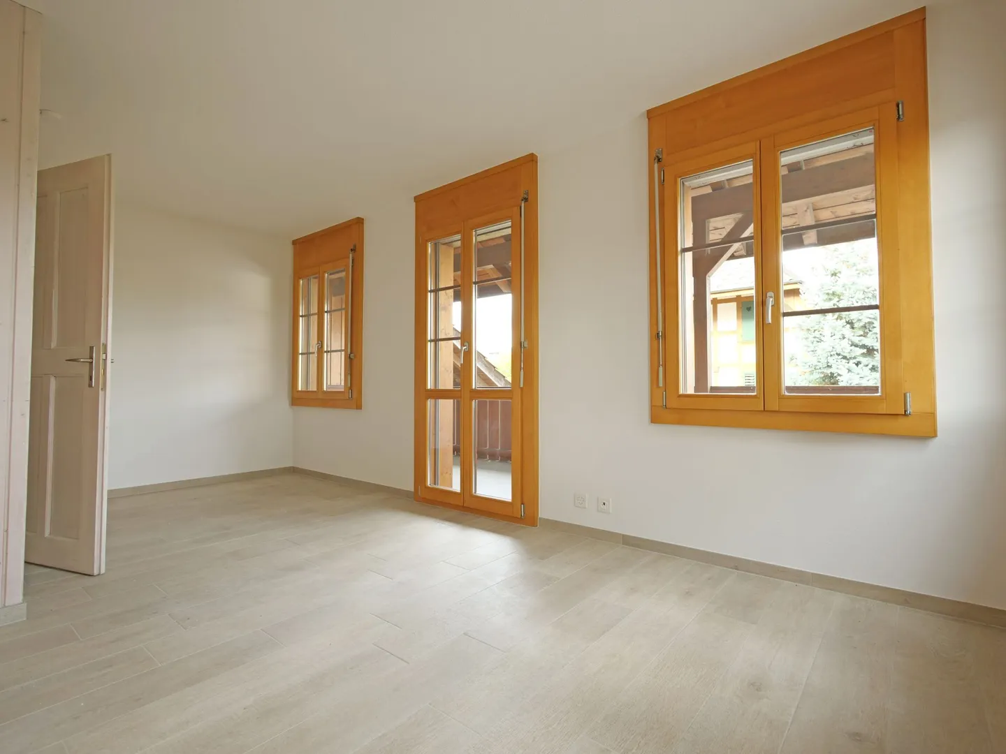 Beautifully renovated 2-room apartment in the center of Utzenstorf - Photo 7 of 8
