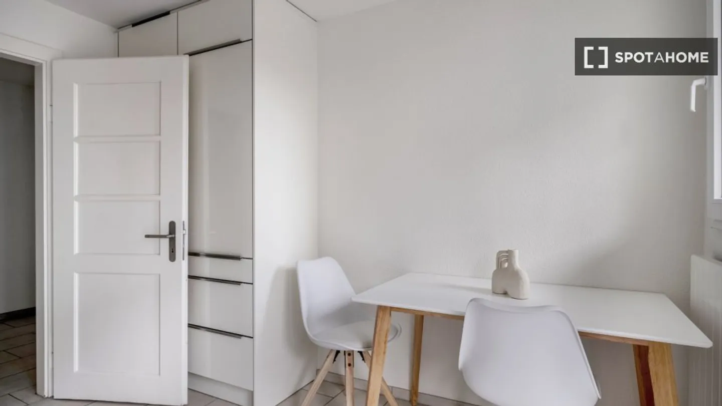 Apartment for rent - Photo 7 of 13