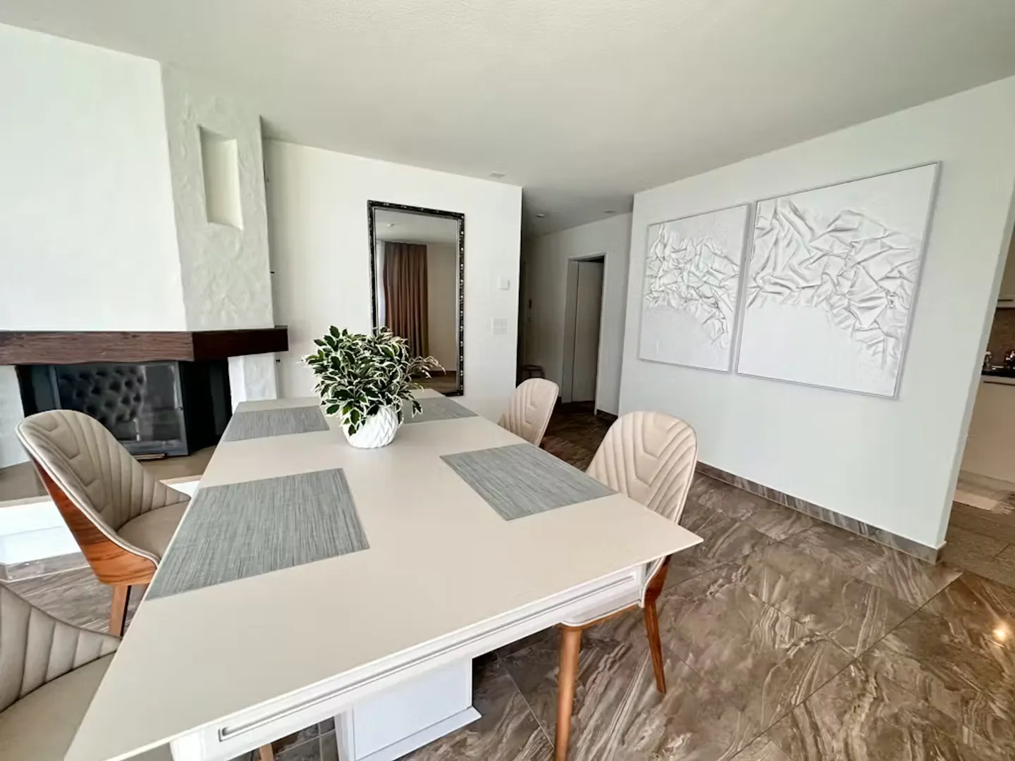 Charming Chalet in Zürich - Photo 2 of 10