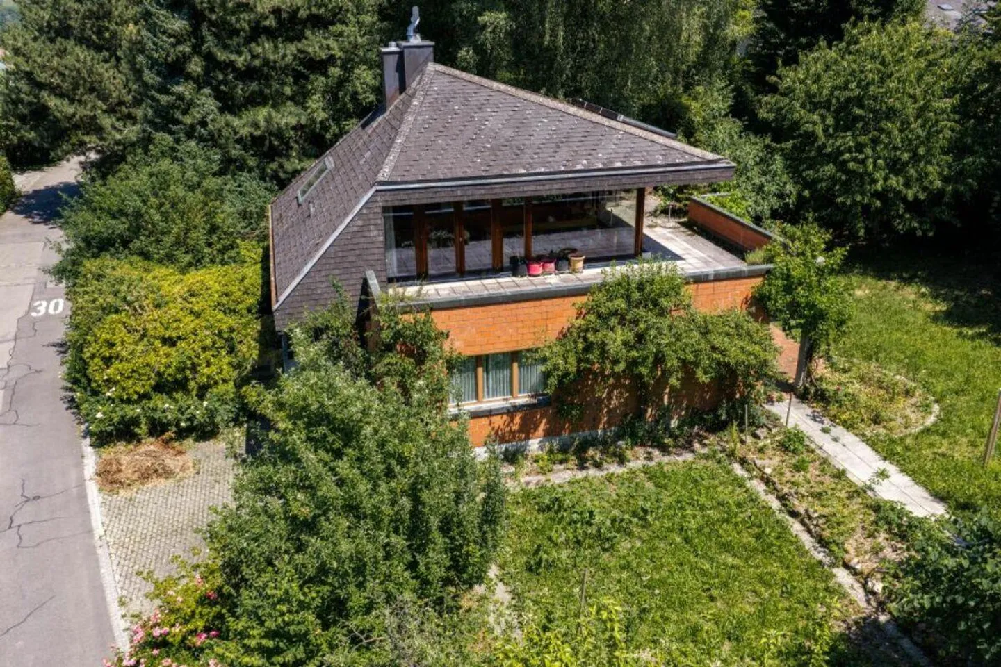 Terrain à bâtir dans un quartier magnifique ! - Photo 2 sur 9