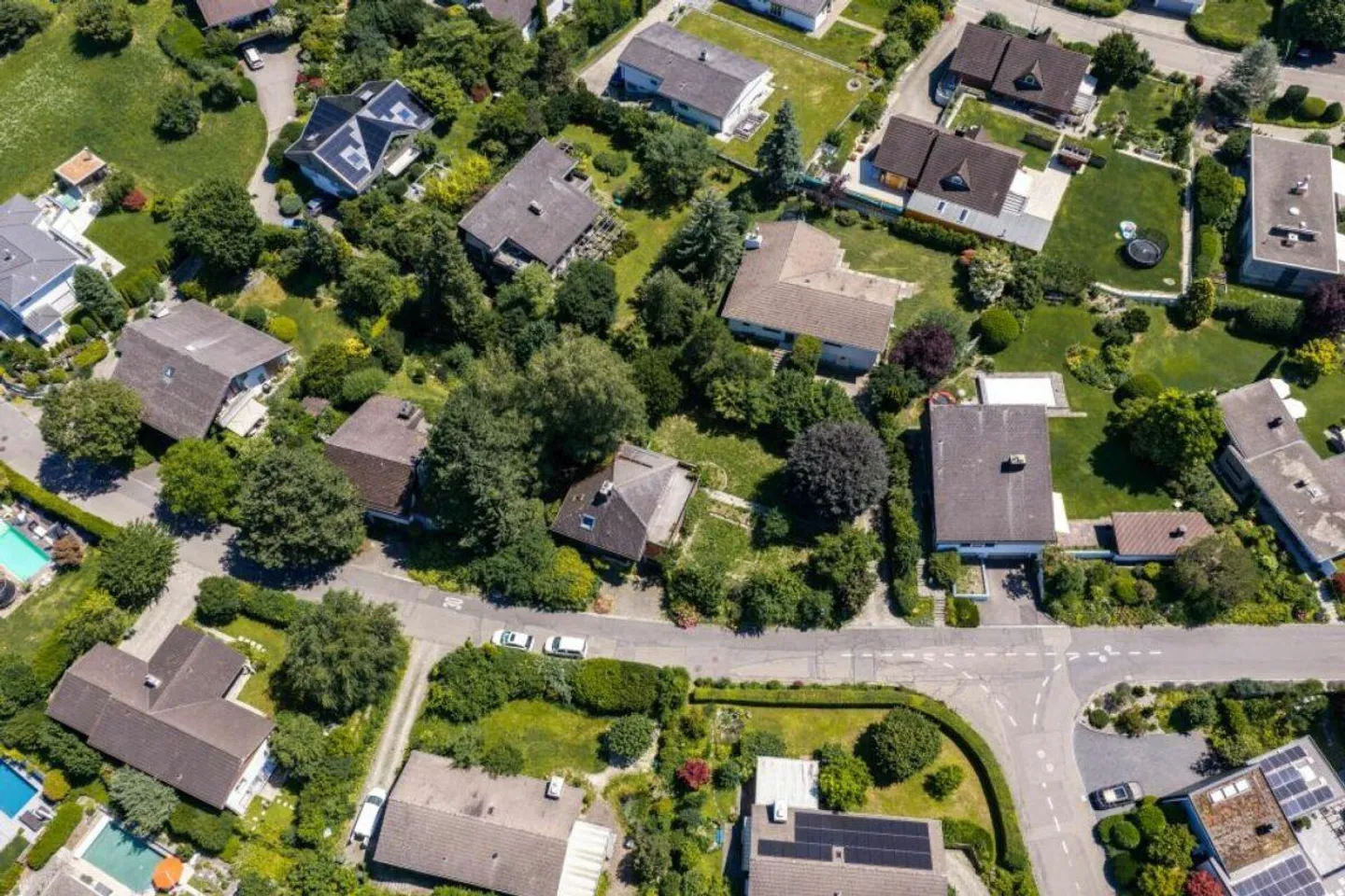 Terrain à bâtir dans un quartier magnifique ! - Photo 4 sur 9