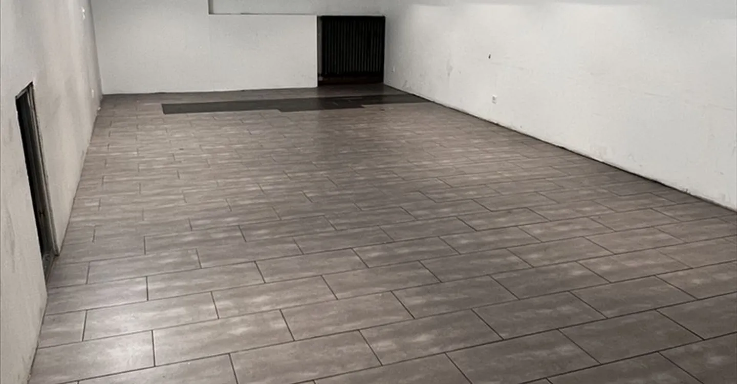 Gewerbefläche zu Vermieten - Foto 2 von 4