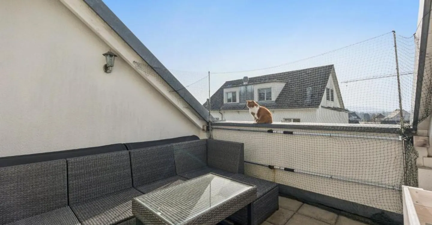 Charmante Maisonette-Dachwohnung à Bassersdorf avec balcon ensoleillé - Photo 4 sur 6