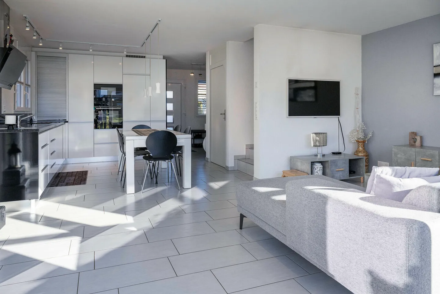 Spaziosa casa familiare con bellissimo giardino - Foto 10 di 22
