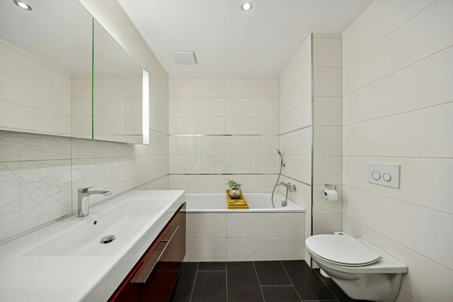 Stylish Maisonette with Garden, Peace and Quality of Life - Photo 7 of 10