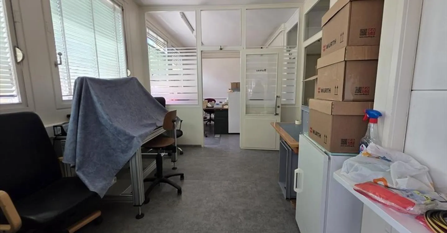 Edificio ad uso misto in affitto - Foto 4 di 6