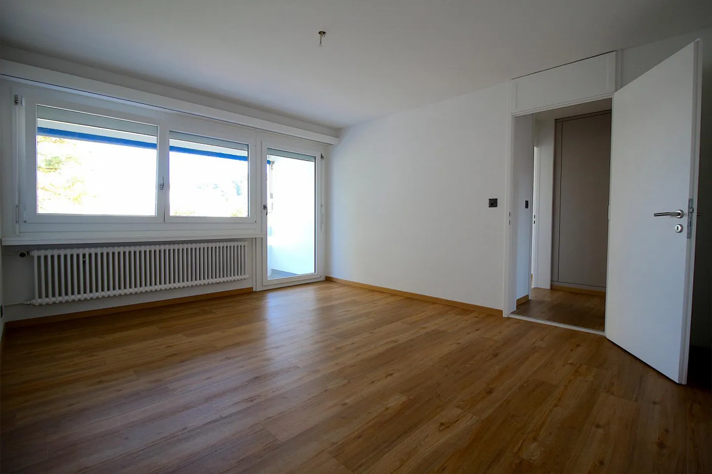 Appartement 3½ pièces fraîchement rénové construit selon les normes de propriété - Photo 5 sur 9