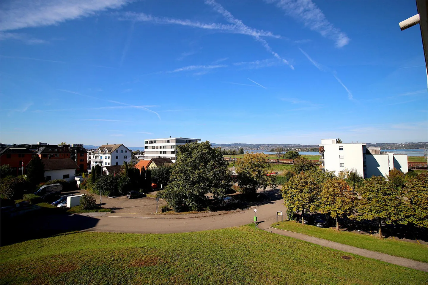 Appartement 3½ pièces fraîchement rénové construit selon les normes de propriété - Photo 7 sur 9