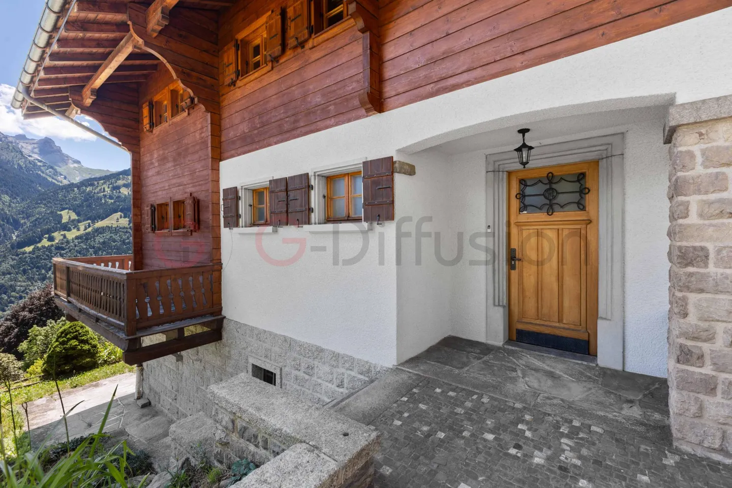Proprietà spaziosa con vista panoramica - Foto 1 di 9