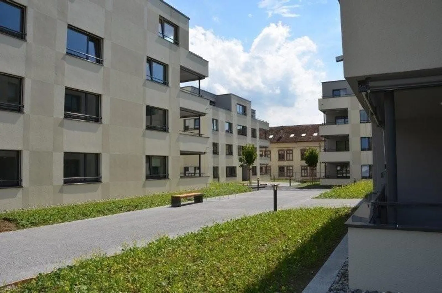 Living close to the city in nature - Photo 2 of 9