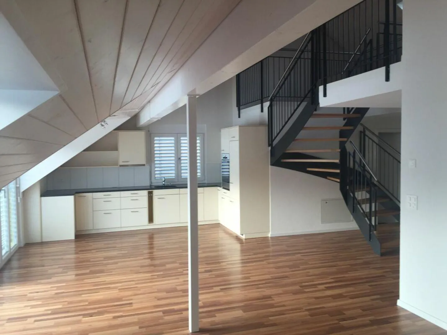 Appartamento moderno e attraente di 3,5 stanze in una comunità residenziale attraente - Foto 2 di 6