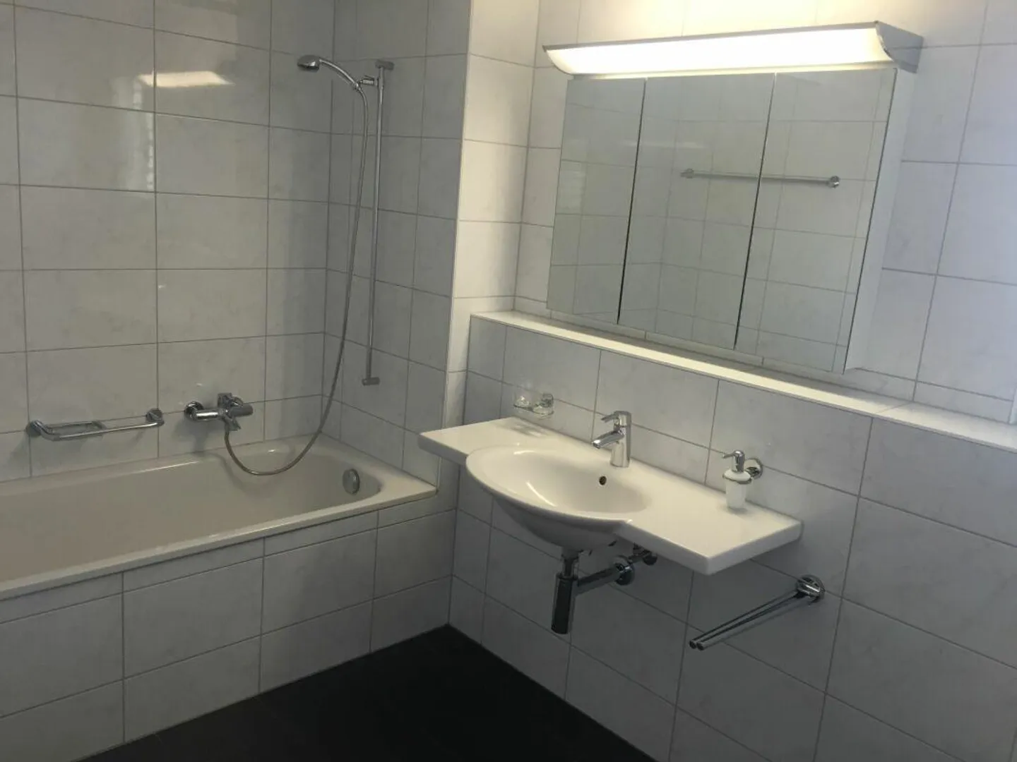 Appartamento moderno e attraente di 3,5 stanze in una comunità residenziale attraente - Foto 6 di 6