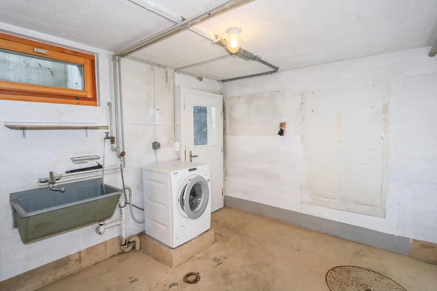 Semi-Detached House with Unobstructed Panorama View - Photo 17 of 17