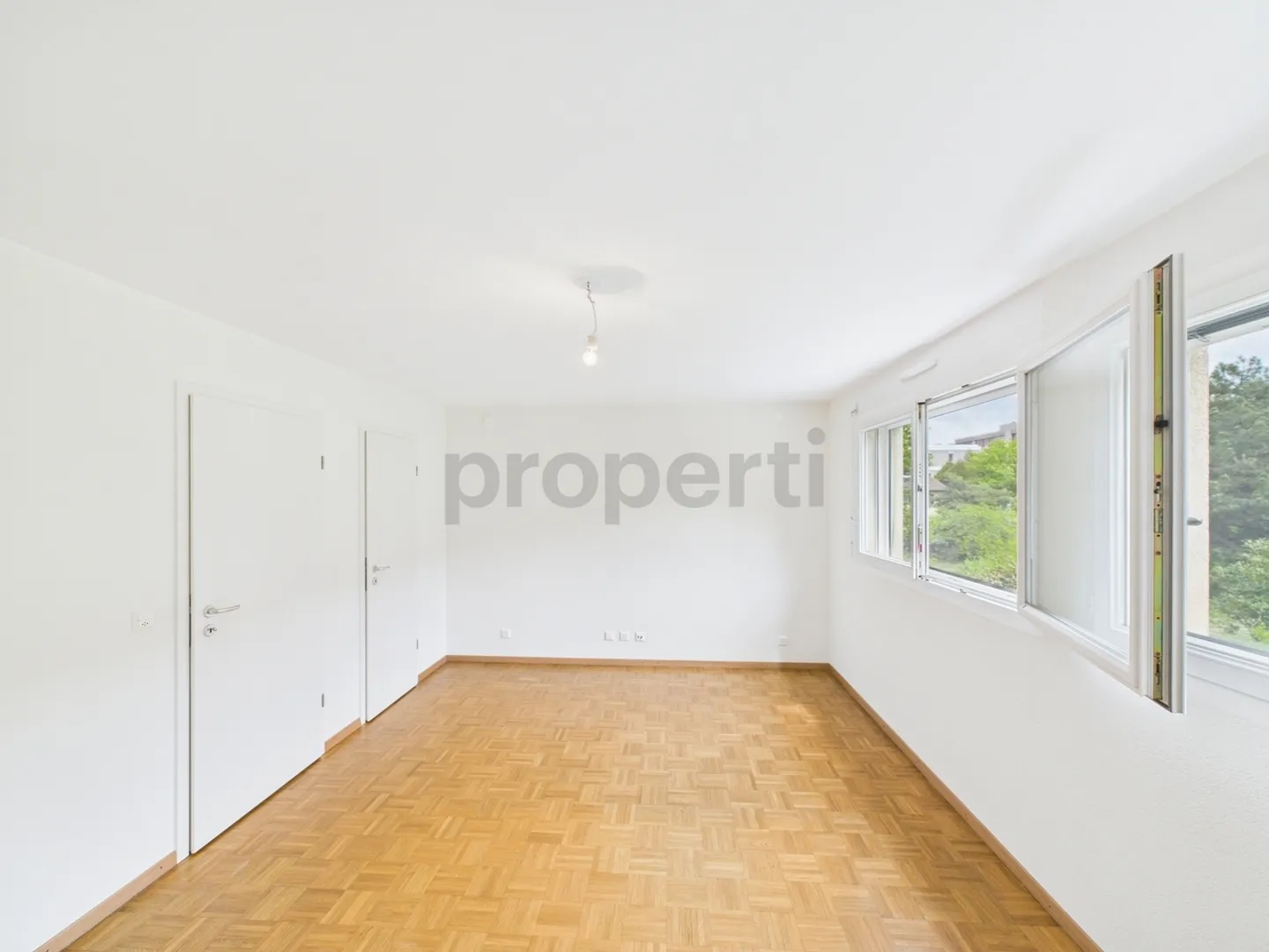 Wunderschönes Duplex mit privatem Garten in einem lebhaften Wohnviertel - Foto 6 von 13