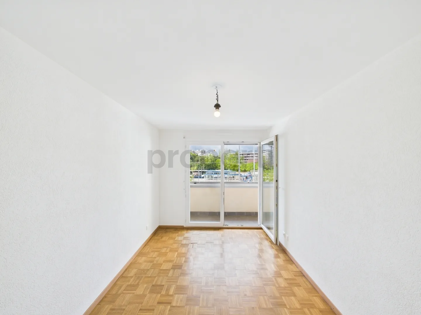 Wunderschönes Duplex mit privatem Garten in einem lebhaften Wohnviertel - Foto 7 von 13