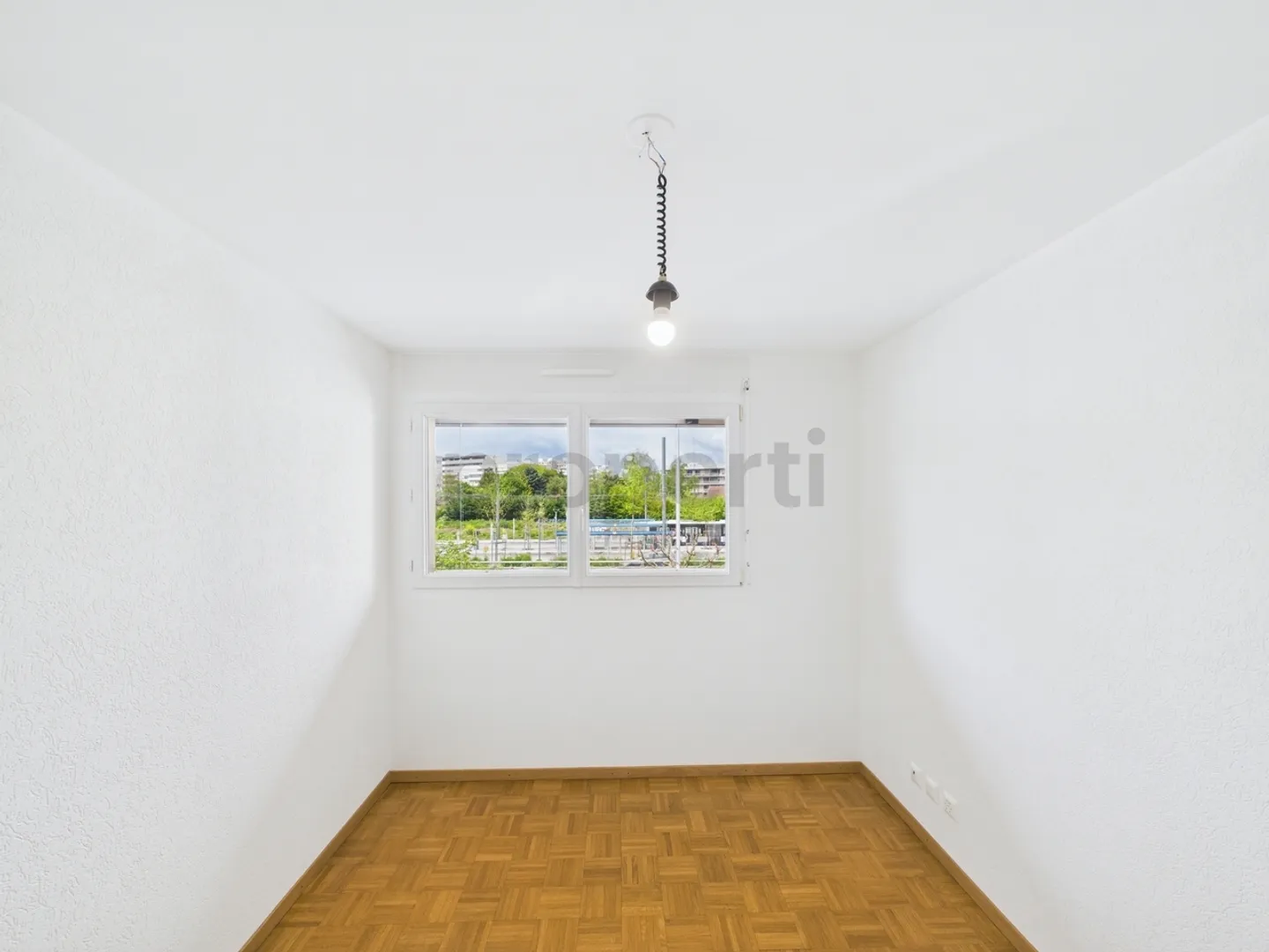 Wunderschönes Duplex mit privatem Garten in einem lebhaften Wohnviertel - Foto 8 von 13