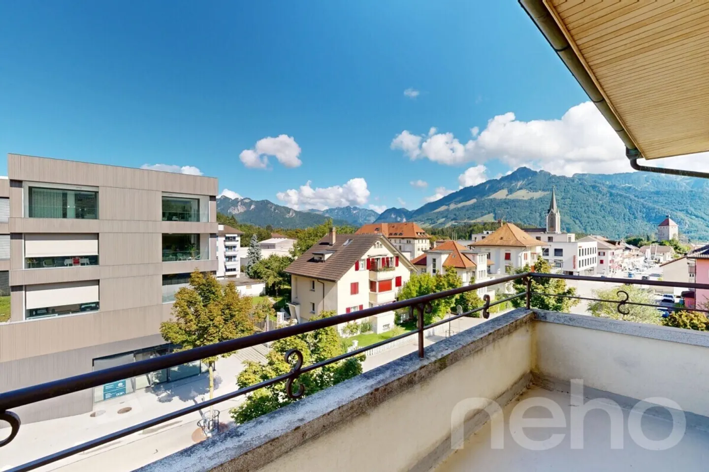 Spacious 4.5-room apartment with mountain view in La Tour-de-Trême - Photo 4 of 12