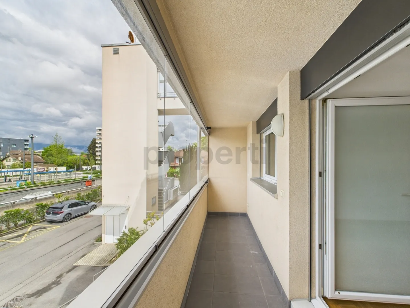Wunderschönes Duplex mit privatem Garten in einem lebhaften Wohnviertel - Foto 11 von 13