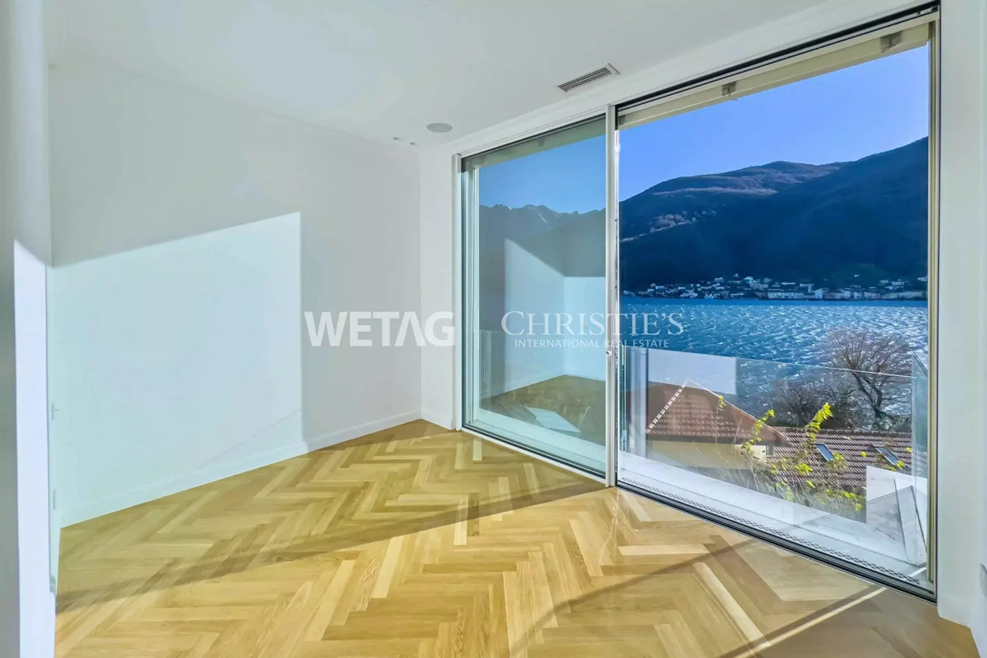 Lugano-Vico Morcote: Modern villa with spectacular views of the ... - Photo 8 of 10