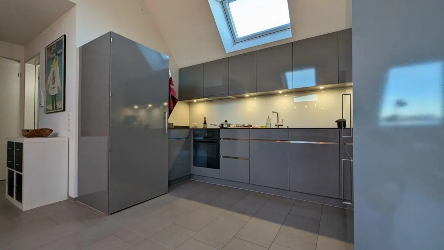 Appartement sous les combles de 2,5 pièces avec beaucoup de charme à louer dans un emplacement central - Photo 5 sur 15