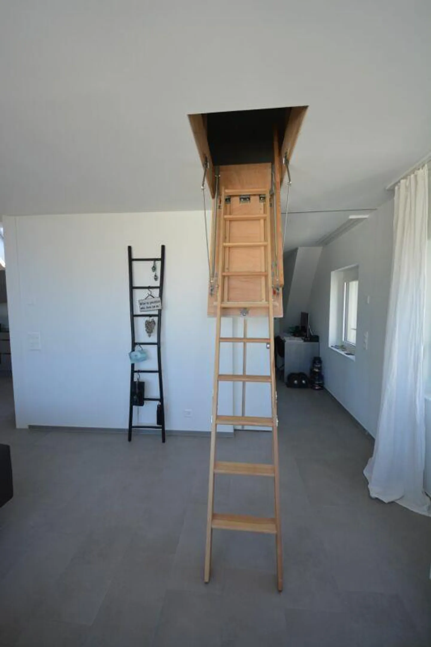 Appartement sous les combles de 2,5 pièces avec beaucoup de charme à louer dans un emplacement central - Photo 7 sur 15