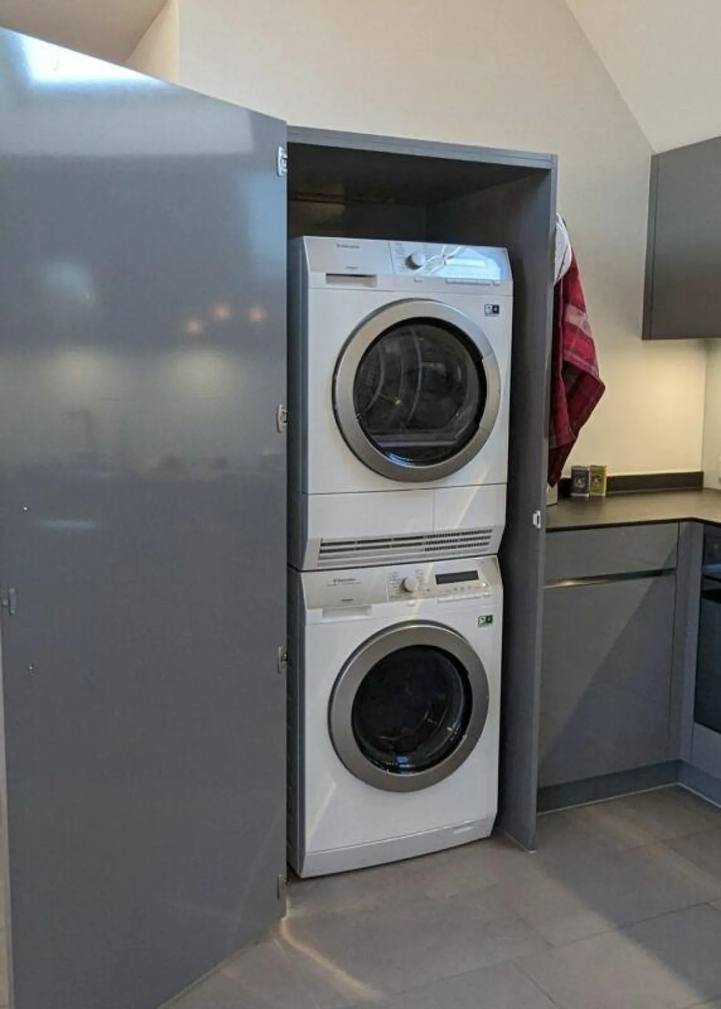 Appartement sous les combles de 2,5 pièces avec beaucoup de charme à louer dans un emplacement central - Photo 10 sur 15