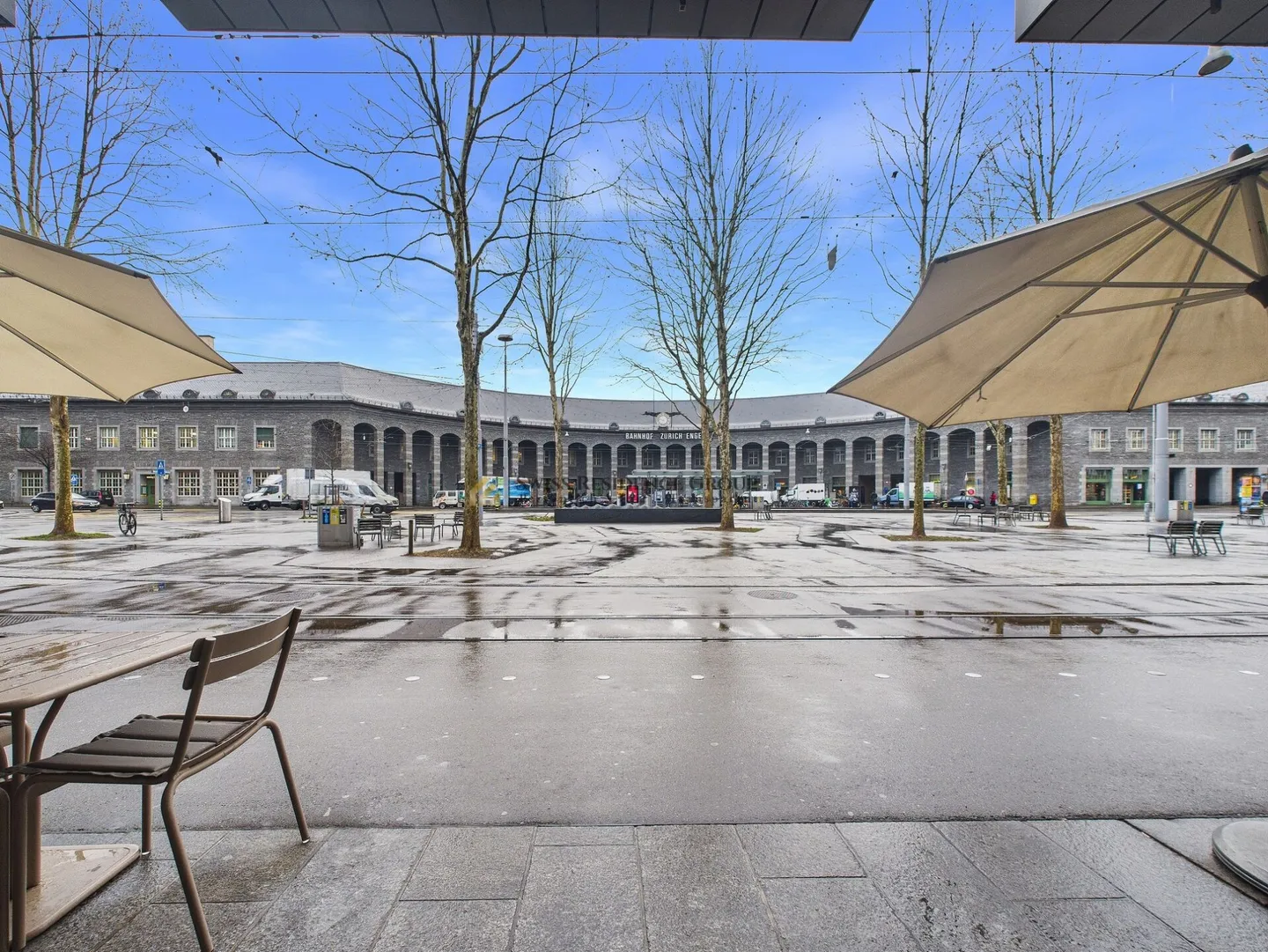 Bureaux hautement équipés dans un emplacement central avec un concept de coworking bien pensé - Photo 2 sur 21