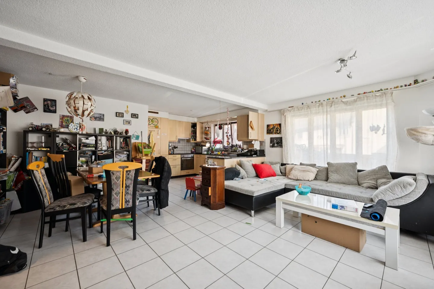 Zweifamilienhaus mit grossem Ausbaupotenzial  - Foto 3 von 11