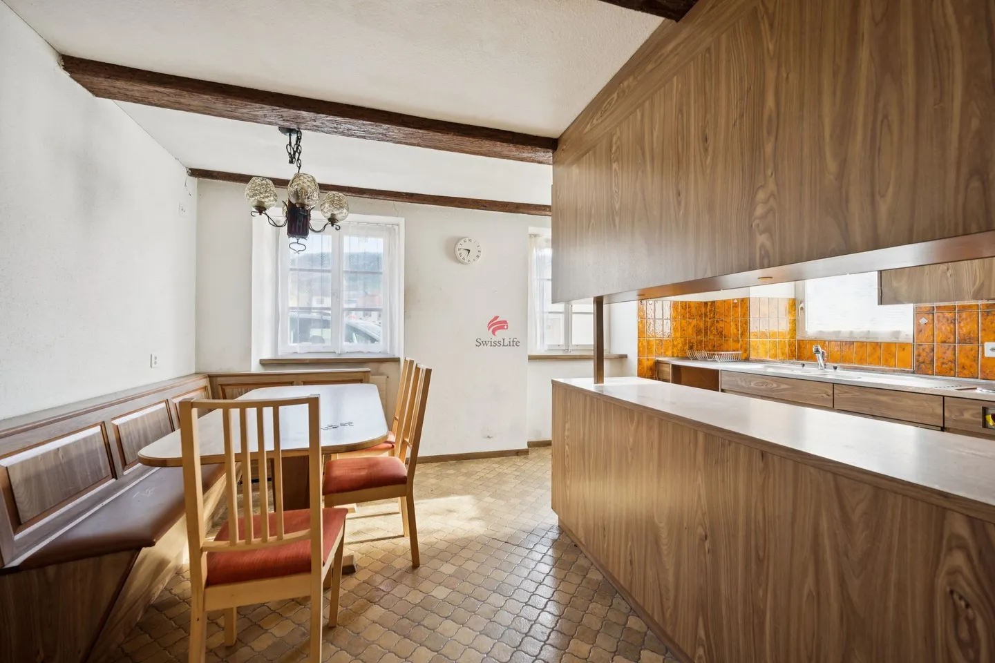 Zweifamilienhaus mit grossem Ausbaupotenzial  - Foto 5 von 11